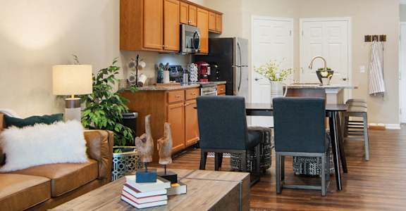 Valley City Ohio Apartment Rentals Redwood Valley City Flash Gallery Living Room