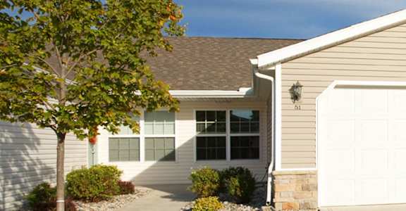 Brunswick Ohio Apartment Rentals Redwood Living Plum Creek Stoney Run Flash Gallery Exterior