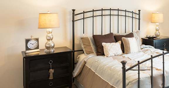 Wolverine Lake Michigan Apartment Rentals Redwood Living Redwood Wolverine Lake Flash Gallery Bedroom