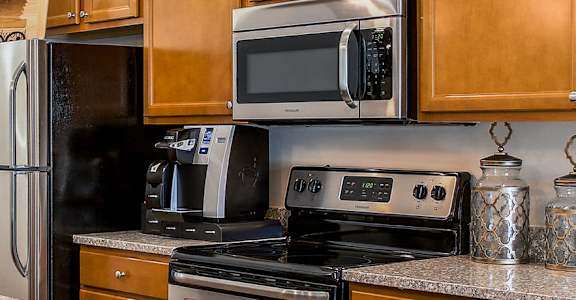 Brownstown Michigan Apartment Rentals Redwood Living Redwood Brownstown Redwood Boulevard Flash Gallery Kitchen