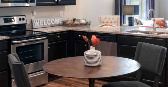 Indianapolis Indiana Apartment Rentals Redwood Living Redwood Indianapolis Flash Gallery Kitchen