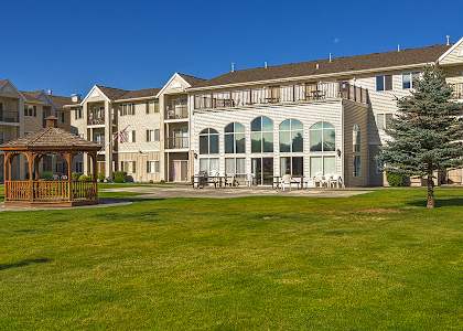 exterior view of an apartment building at VINTAGE AT RICHLAND Apartments, Washington, 99352