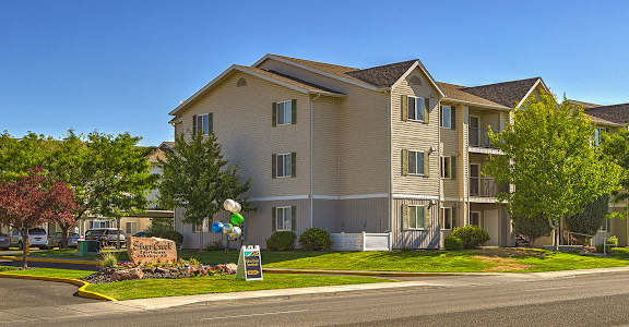 Building view at SILVER CREEK, Pasco, Washington