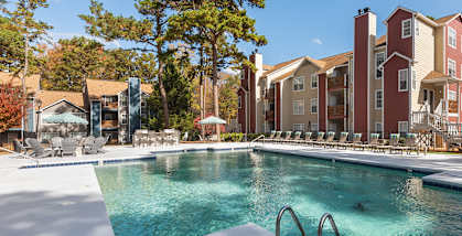 the swimming pool at Woodland Estates apartments
