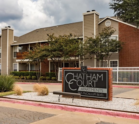 Chatham Court Reflections Apartments in Dallas TX