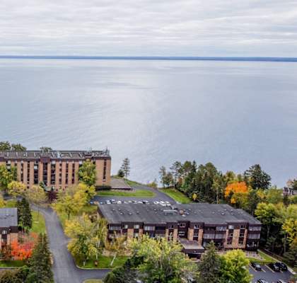 View of Les Chateaux apartment community on the shores of lake superior in Duluth mn