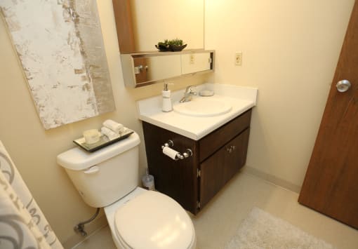 Modern Bathroom Fittings at Willowood Apartments, Eastlake