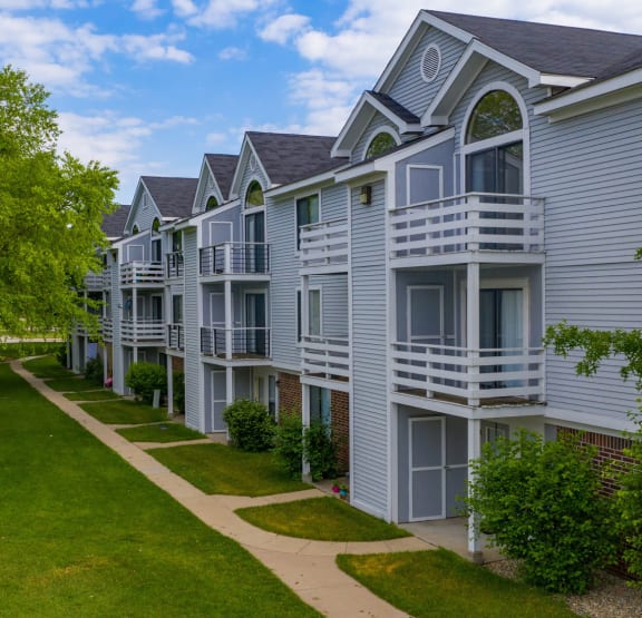 Exterior at Hurwich Farms Apartments, South Bend, IN, 46628