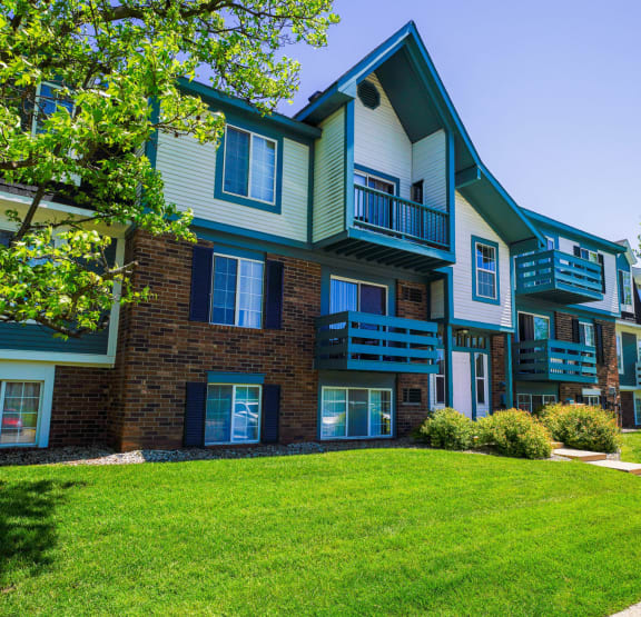 Exterior at Walnut Trail Apartments, Portage, MI