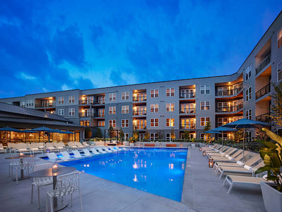 AVE King of Prussia resort pool