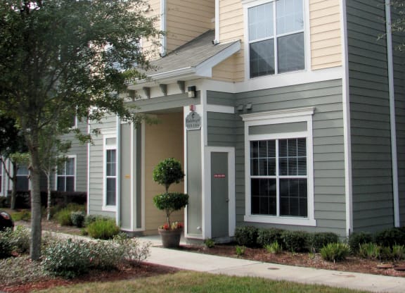 Exterior at Cypress Pointe Apartments in Orange Park, FL