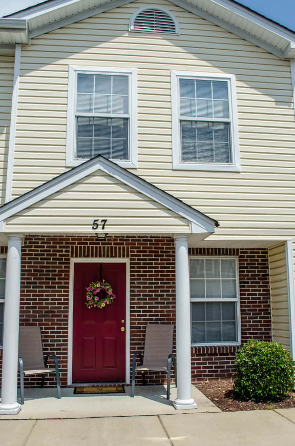 Front porch exterior at Villages at City Center apartments in Newport News VA