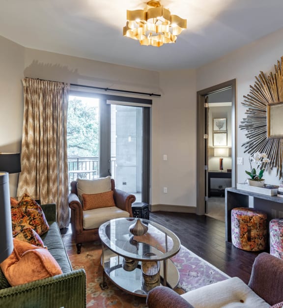 10-Foot Ceilings