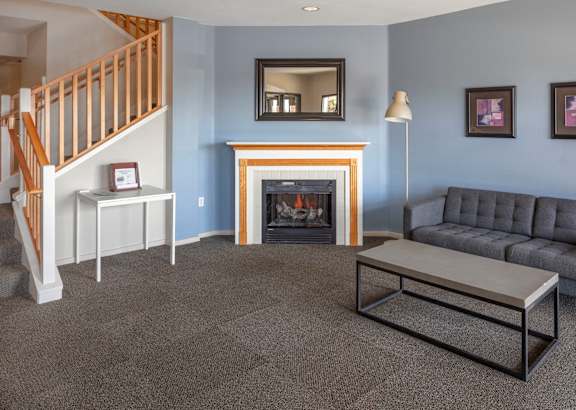 TerraceMountScott_Flash_LivingRoom