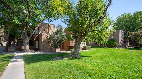 Exterior and landscaping at Villas de la Terraza Apartments in Albuquerque NM