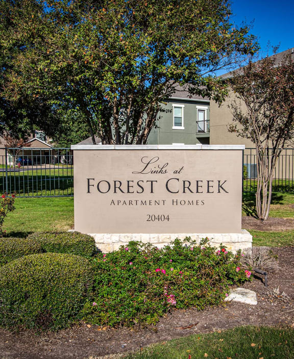 Monument sign at Links at Forest Creek in Round Rock Texas near Austin