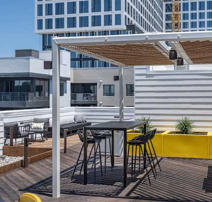 Electric Lofts Apartments Rooftop Courtyard and BBQ Grill Area