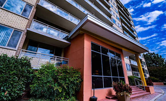2112 New Hampshire Ave Main Entry 0921 02
