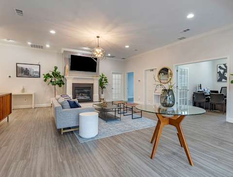 Large Clubhouse With Ample Sitting And Television at The Apartments at The Sycamores, Reston, VA, Virginia