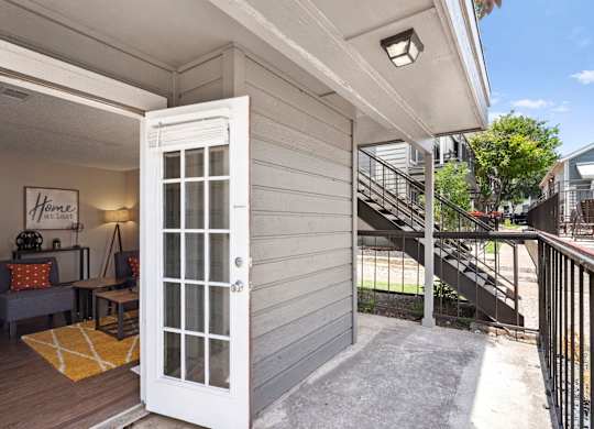 Exterior, Patio, Balcony, Courtyard, Landscaping