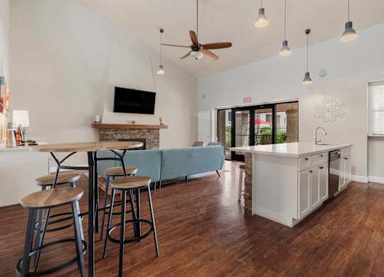 Interior, Clubhouse, Kitchen, Leasing, Office, Business Center, WiFi