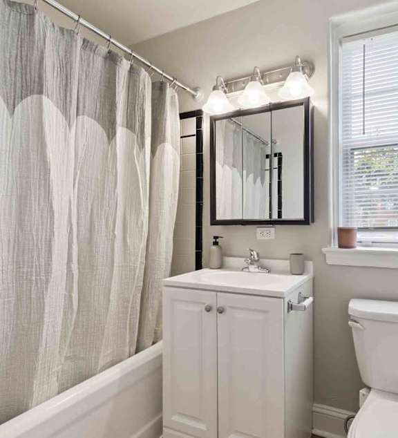 Woodside Place Apartments in Silver Spring, MD Model Bathroom