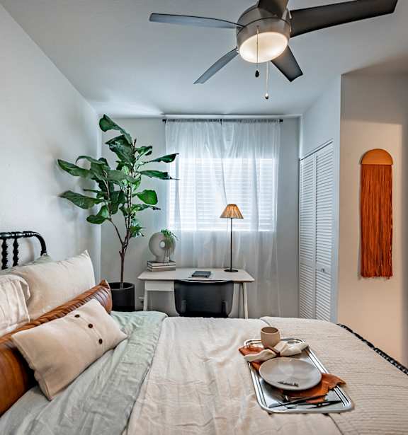 Living Room with Breakfast bar at Polanco Apartments