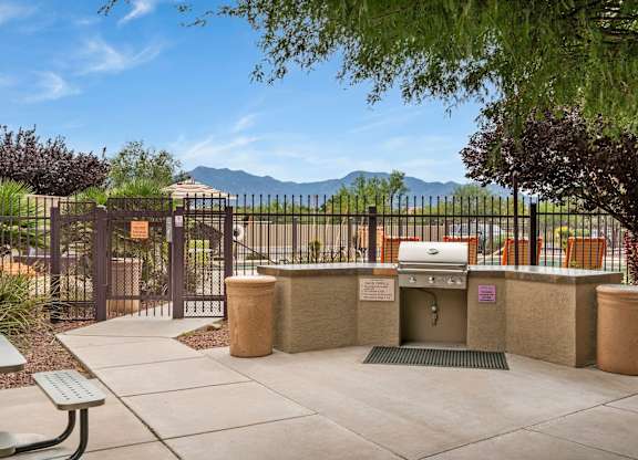Pool, Grill, Pool Deck, Patio
