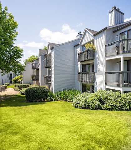 the reserve at fairfax corner apartments exterior