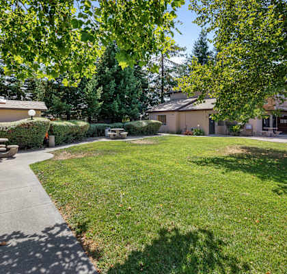 Courtyard Green Space at Edgewood Apartments, Rohnert Park, CA