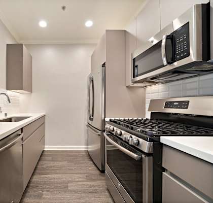 Boulevard on Wilshire Apartments Kitchen