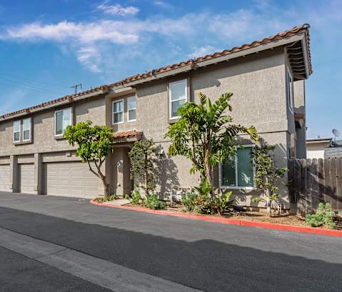 townhomes and their attached garage