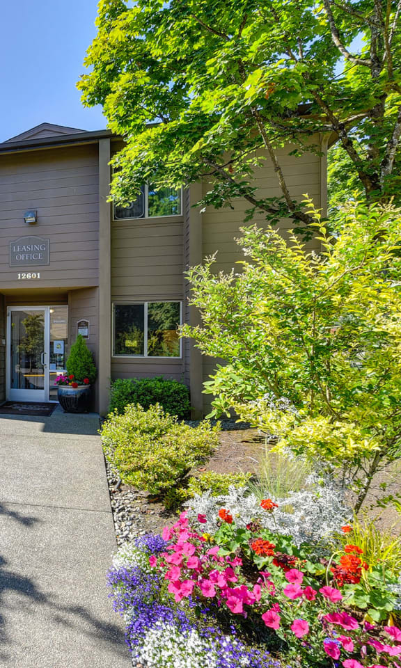 Eagle's Landing Apartments in Everett, WA