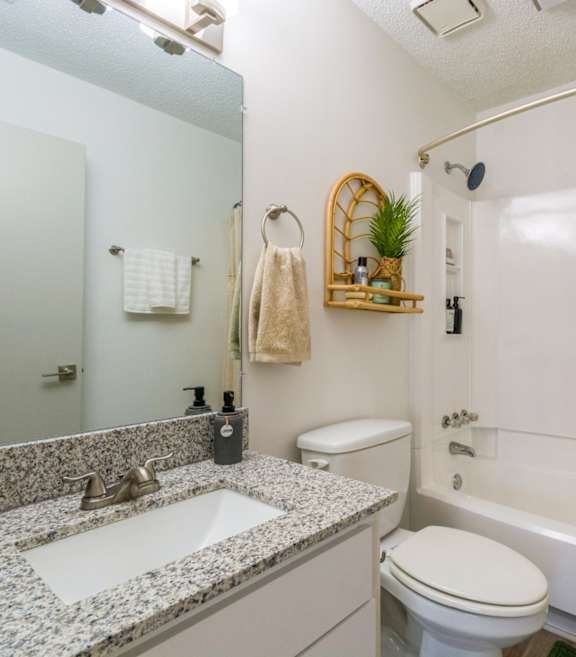 Bathroom With Bathtub at Brightwaters Apartments, Little Rock, Arkansas