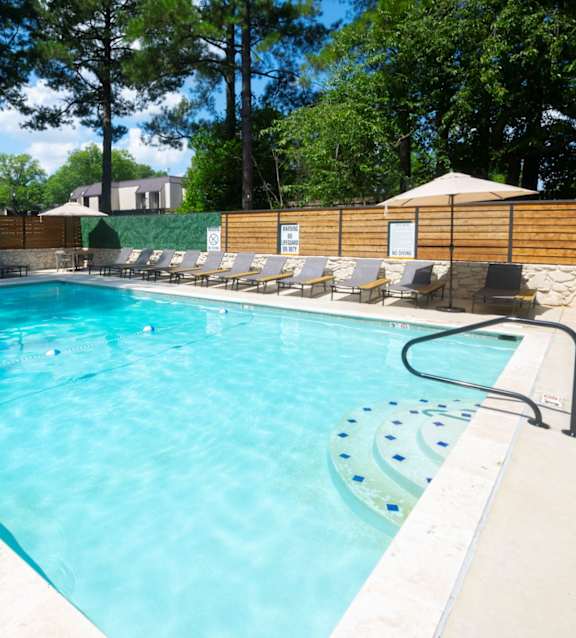 Swimming Pool With Sparkling Water at The Garden District Apartments, Tennessee