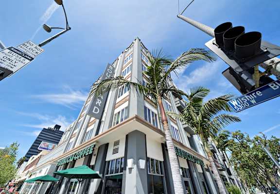 Boulevard on Wilshire Apartments Exterior Building from Street