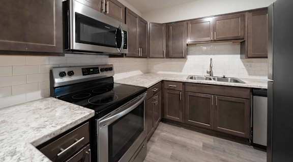 Gourmet kitchen at apartments in Grand Rapids, MI | Alpine Slopes Apartments