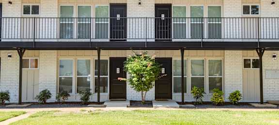 Exterior View at Century Apartments, Memphis, TN, 38117