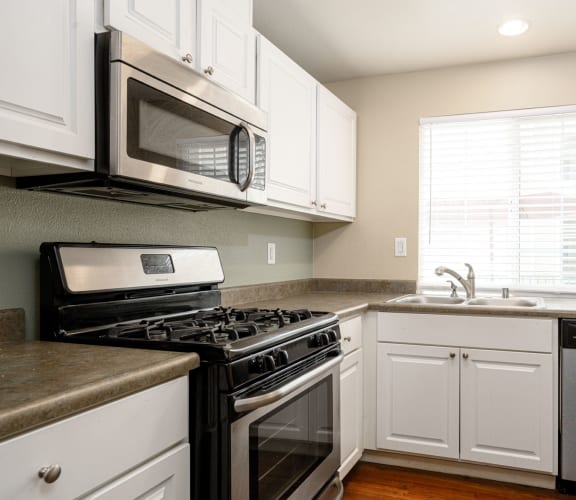 Kitchen at Villa Plaza, Ontario, 91762