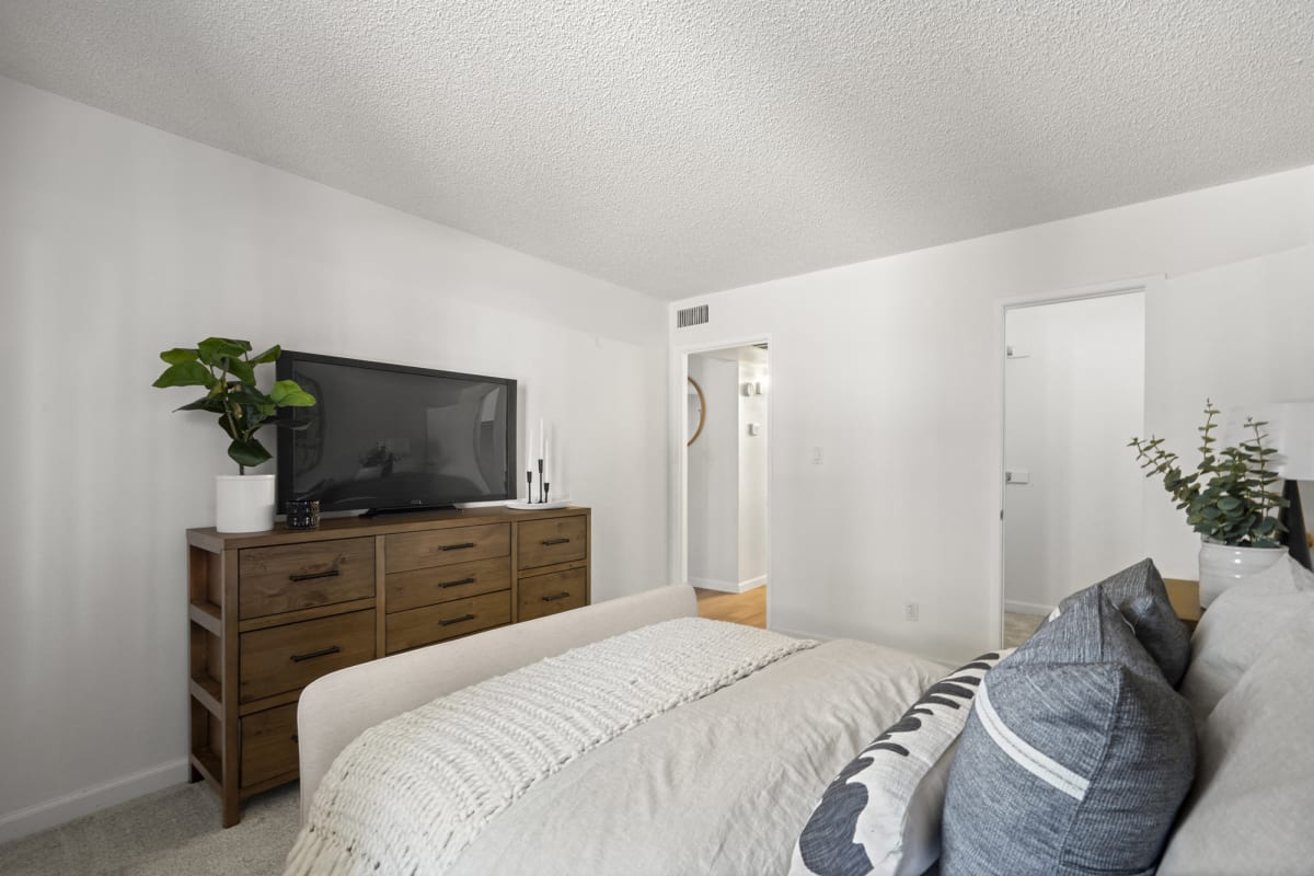 Furnished bedroom at Oakridge Apartments.