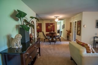Oakton Park Two Bedroom 2B Living Area 04