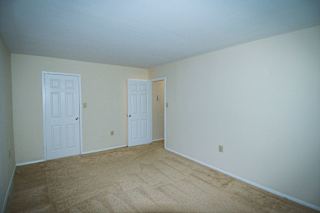 Oakton Park Two Bedroom With Den 2A Bedroom 03