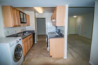 Oakton Park Two Bedroom With Den 2A Kitchen 02