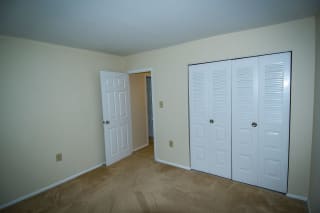 Two Bedroom With Den 2A Bedroom 05 Oakton Park Two Bedroom With Den 2A Bedroom 05