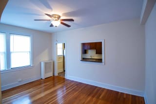 3221 Connecticut Avenue One Bedroom B Living 08