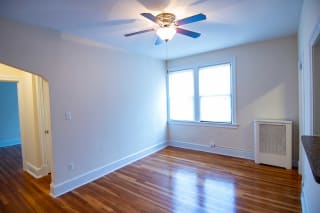 3221 Connecticut Avenue One Bedroom B Living 09