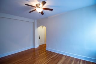 3221 Connecticut Avenue One Bedroom B Living 10