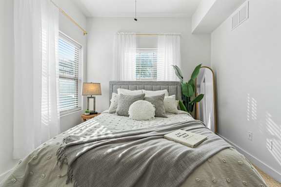 Bright Bedroom at The View on 20th, Ogden, Utah