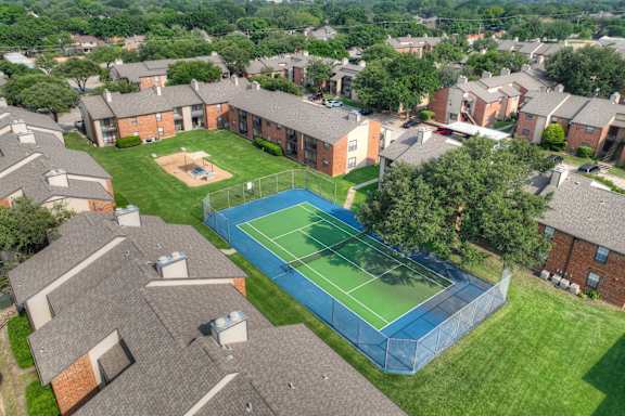 Tennis, Basketball, Outside, Recreation, Sports, Amenities