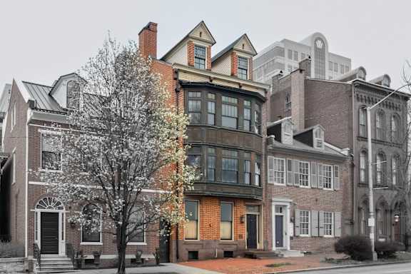 a row of houses on a city street